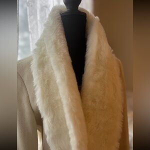 New with tag INC International Concepts Cream Faux Fur Collar scarf